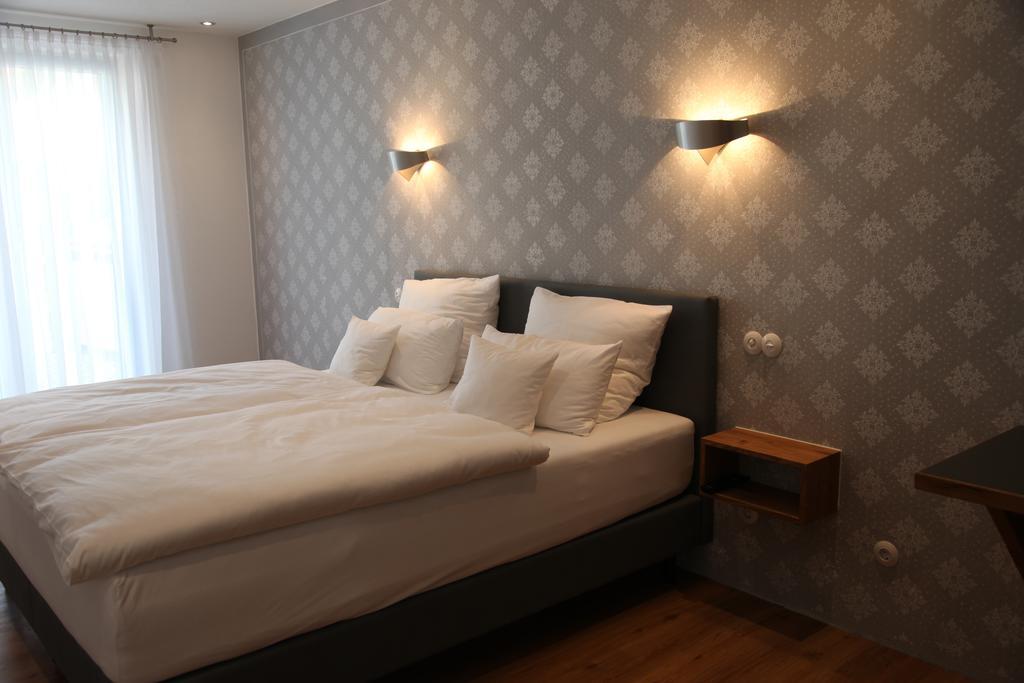 Luisenhof Hotel Geisfeld  Room photo